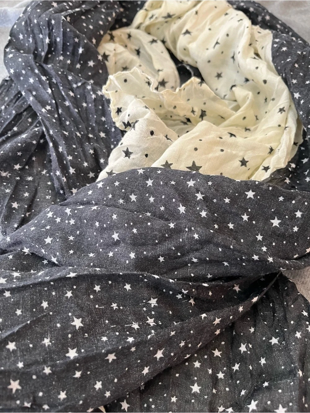 Star Print Black and Cream Lightweight Scarf